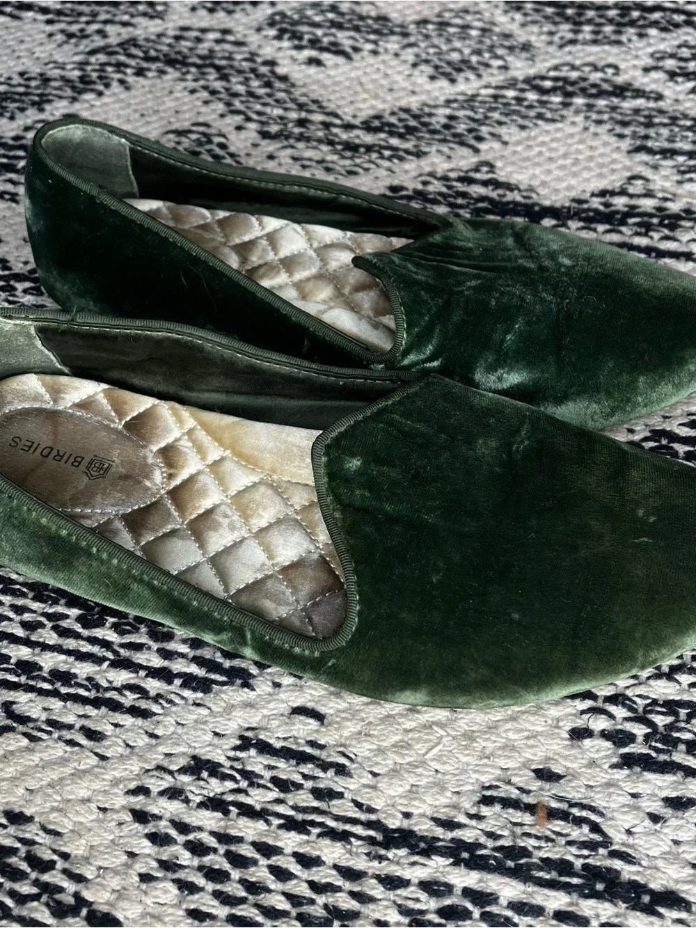 Birdies green velvet flats 7.5